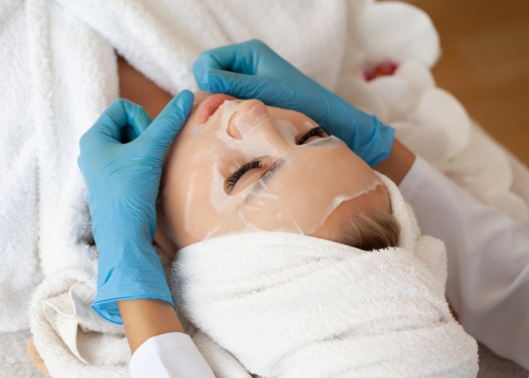 Peptide Aqua Gel Masks: Your Skin's Best Friend Post-Microneedling