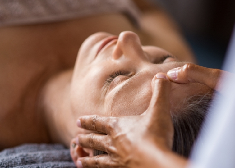 One Treatment Two Outcomes: What Makes the Difference